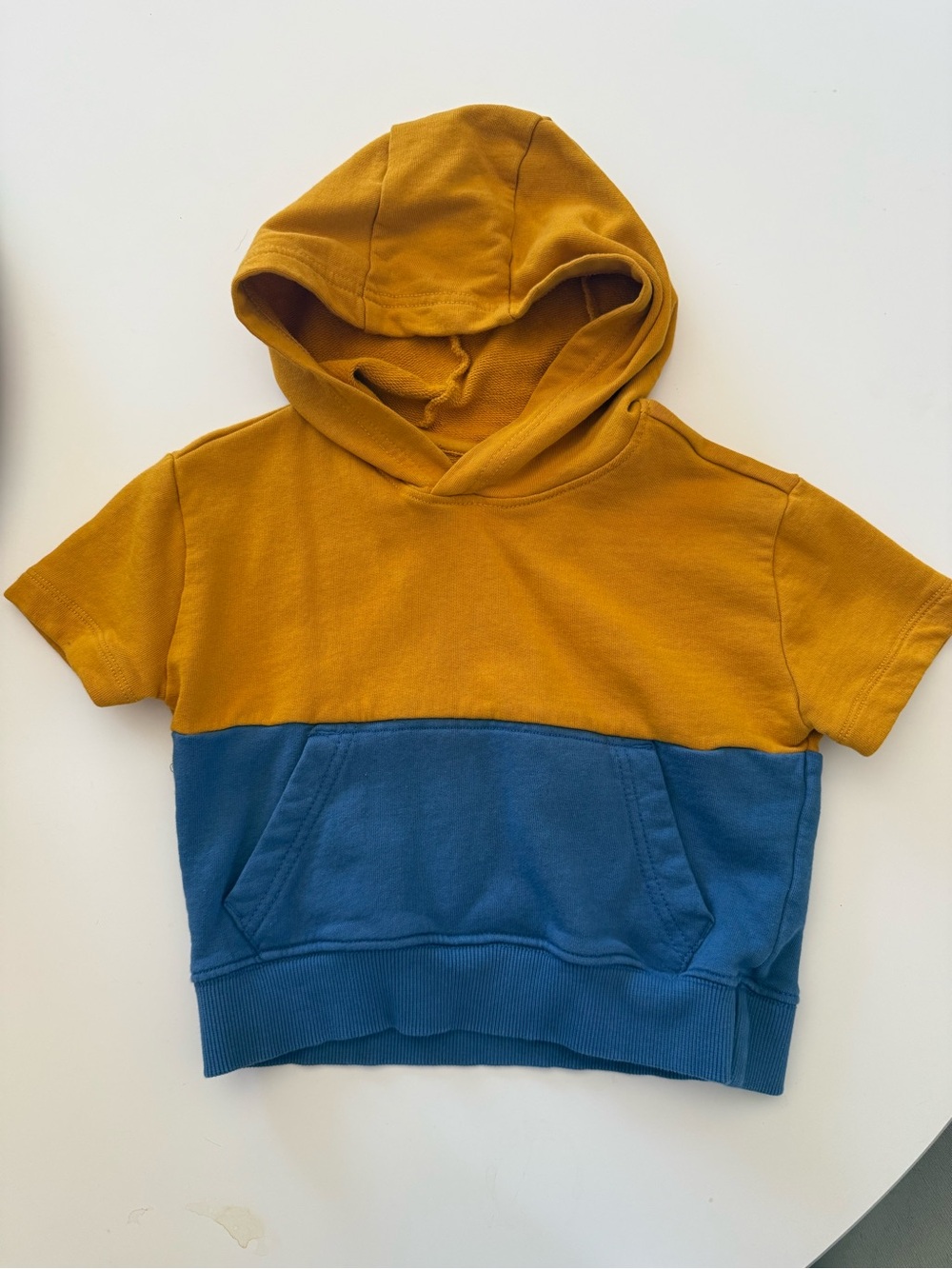 Hanna Andersson Two-Tone Short Sleeve Hoodie